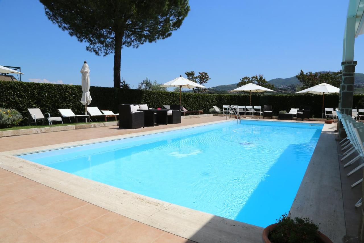 Tenuta Di Pietra Porzia Monte Porzio Catone Exterior foto