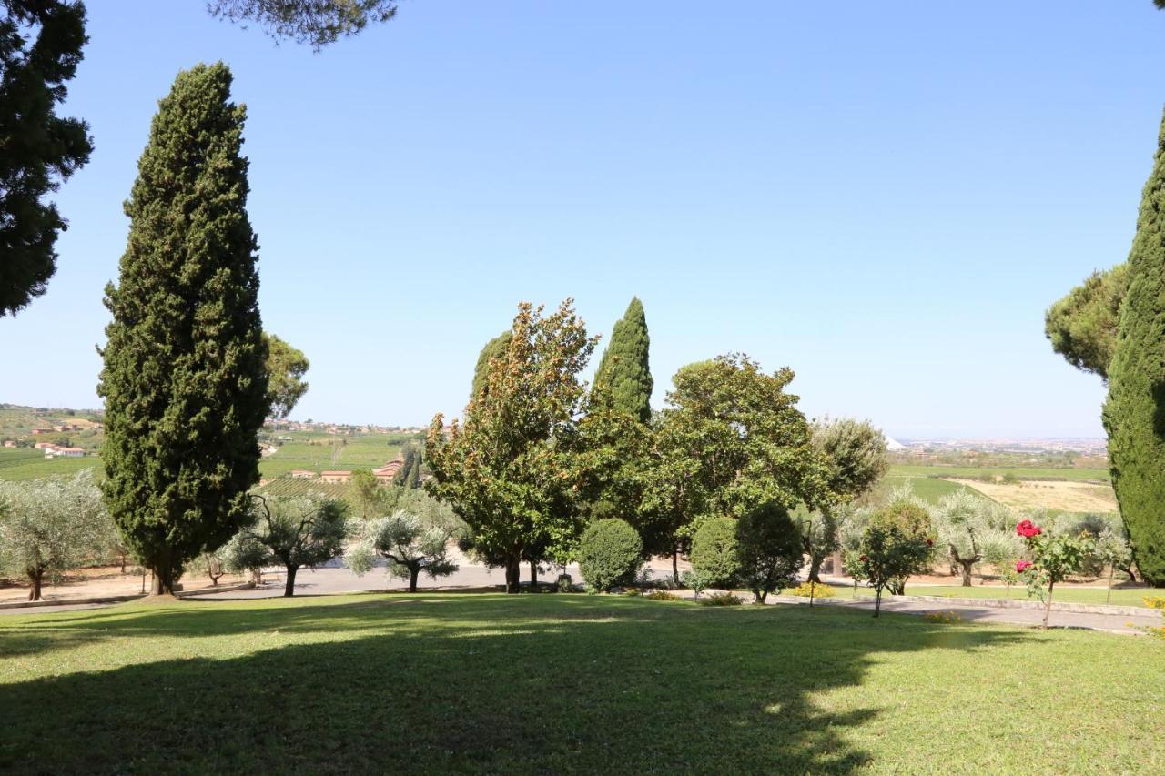 Tenuta Di Pietra Porzia Monte Porzio Catone Exterior foto